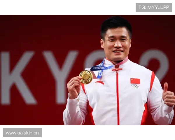 吕小军家里冰箱贴全是奖牌，电费单比我的工资还高